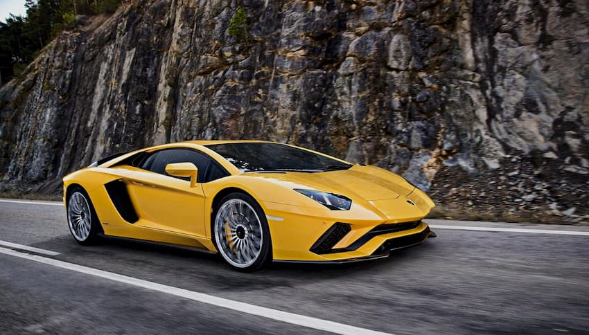 Hình ảnh siêu xe Lamborghini vàng